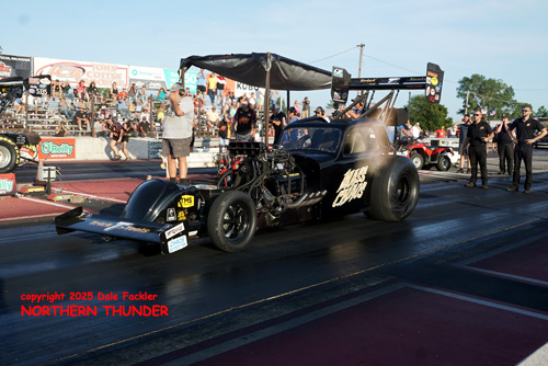 John Umlauf (near lane) vs Anthony Whitfield (far lane)